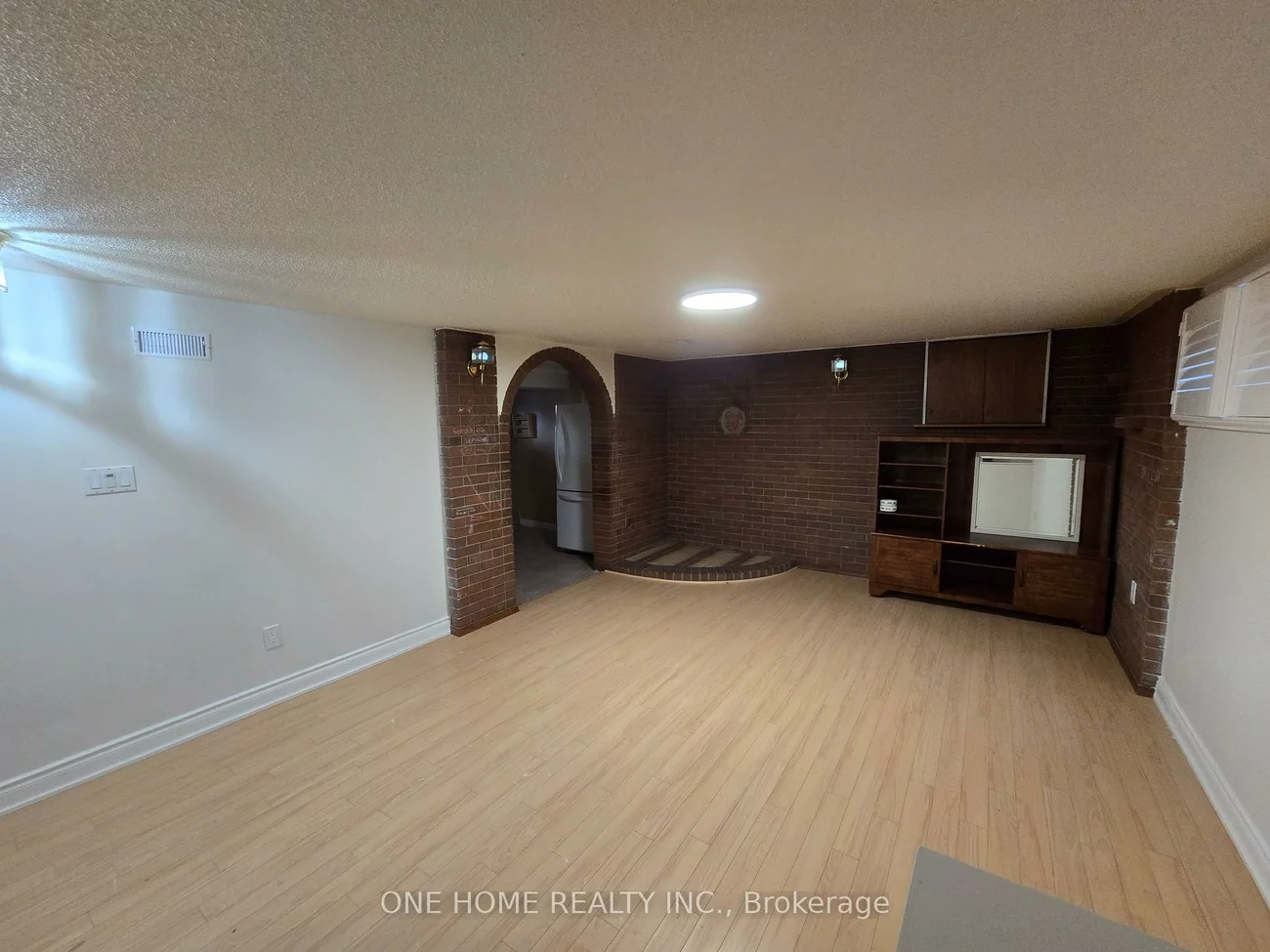 223, Elmwood, 1002 - CO Central, Oakville