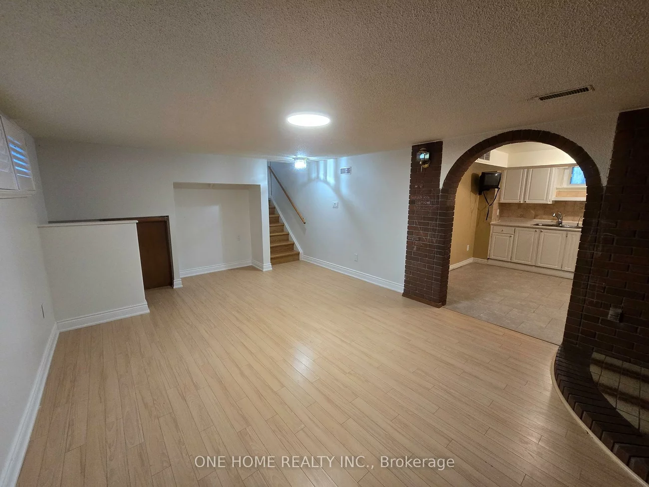 223, Elmwood, 1002 - CO Central, Oakville