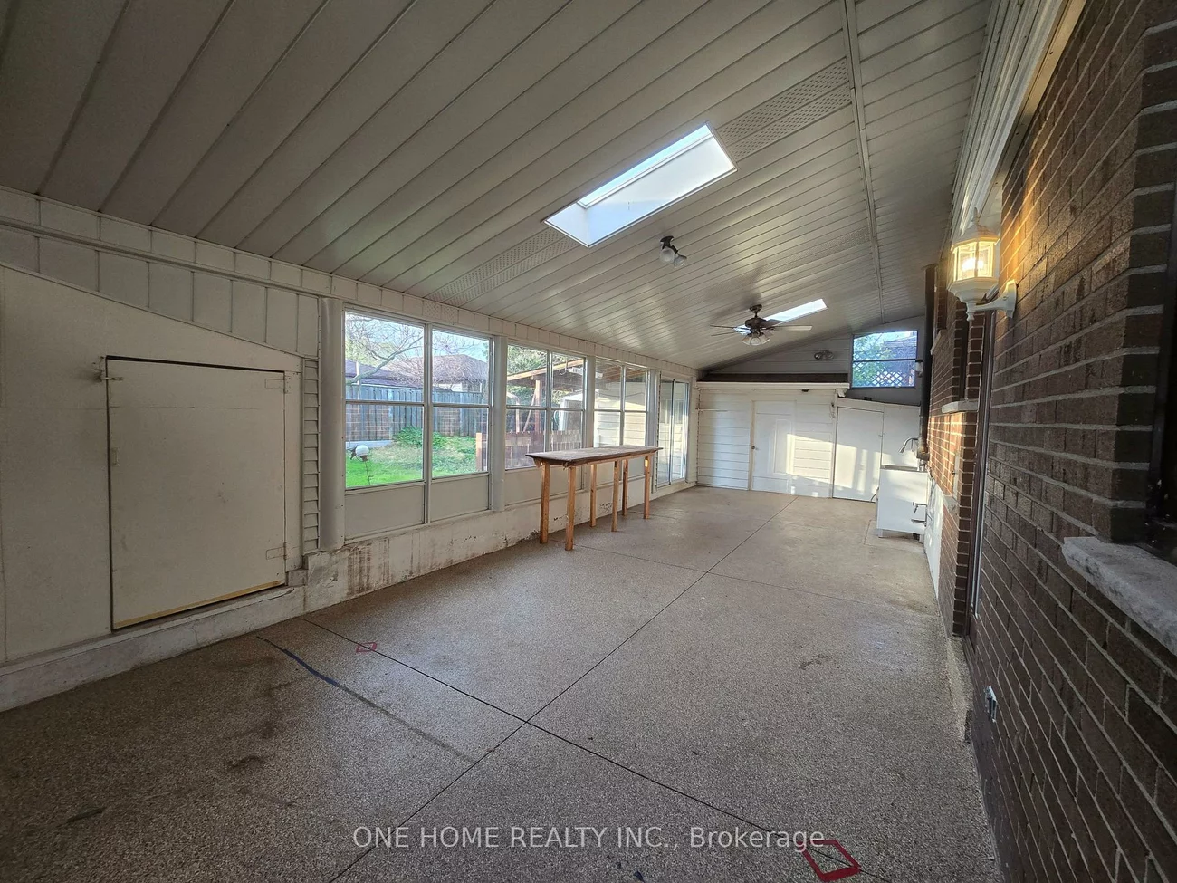 223, Elmwood, 1002 - CO Central, Oakville