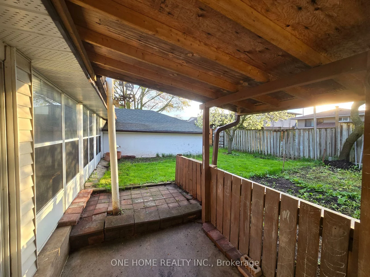 223, Elmwood, 1002 - CO Central, Oakville