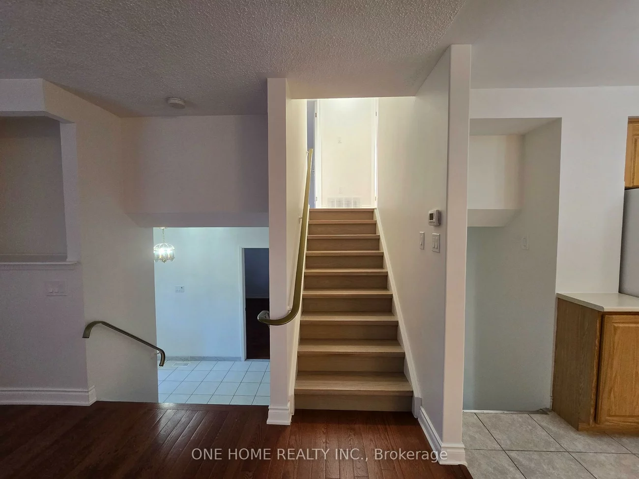 223, Elmwood, 1002 - CO Central, Oakville