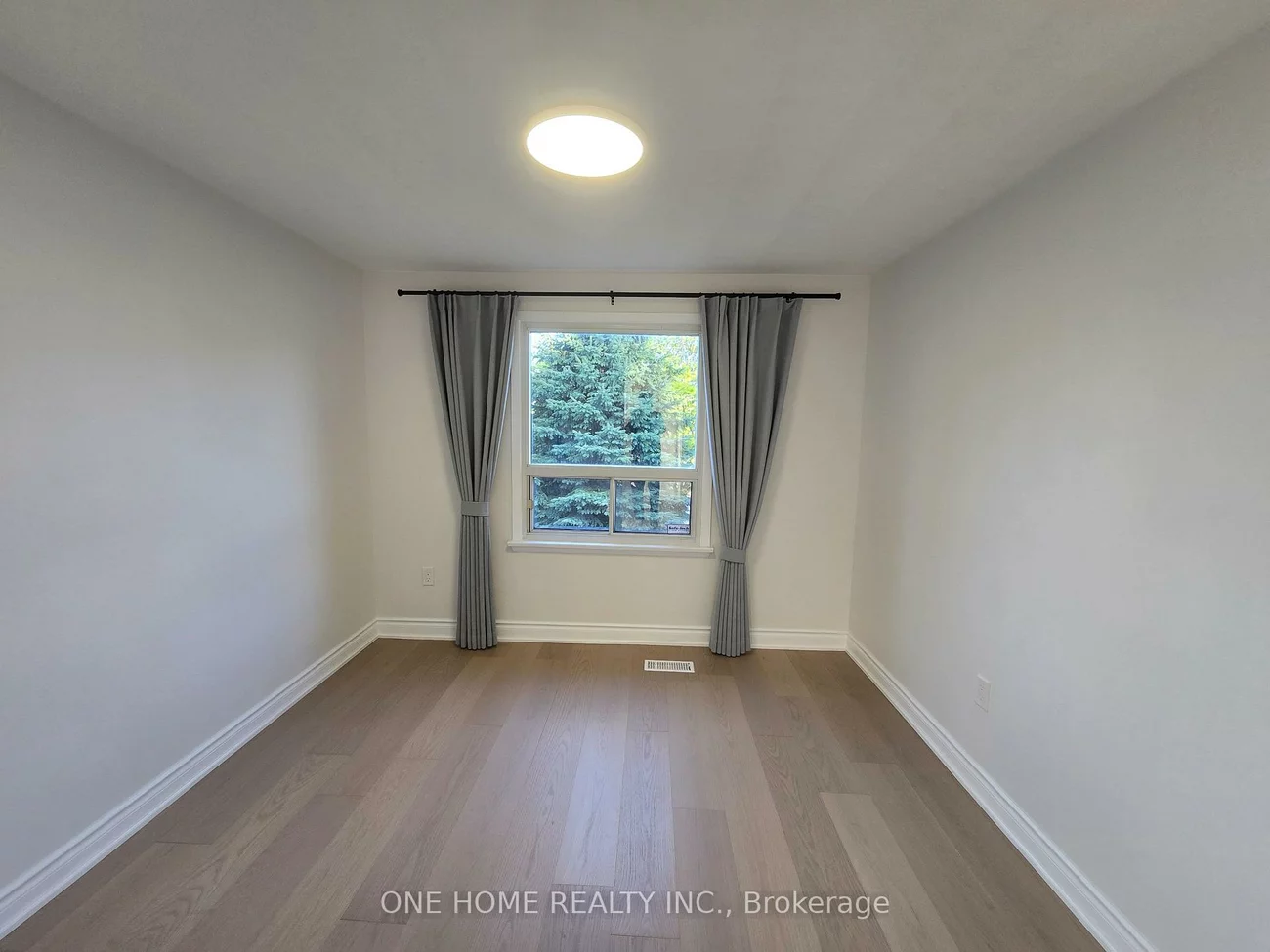 223, Elmwood, 1002 - CO Central, Oakville