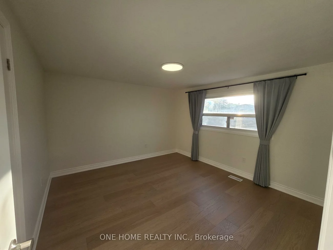 223, Elmwood, 1002 - CO Central, Oakville