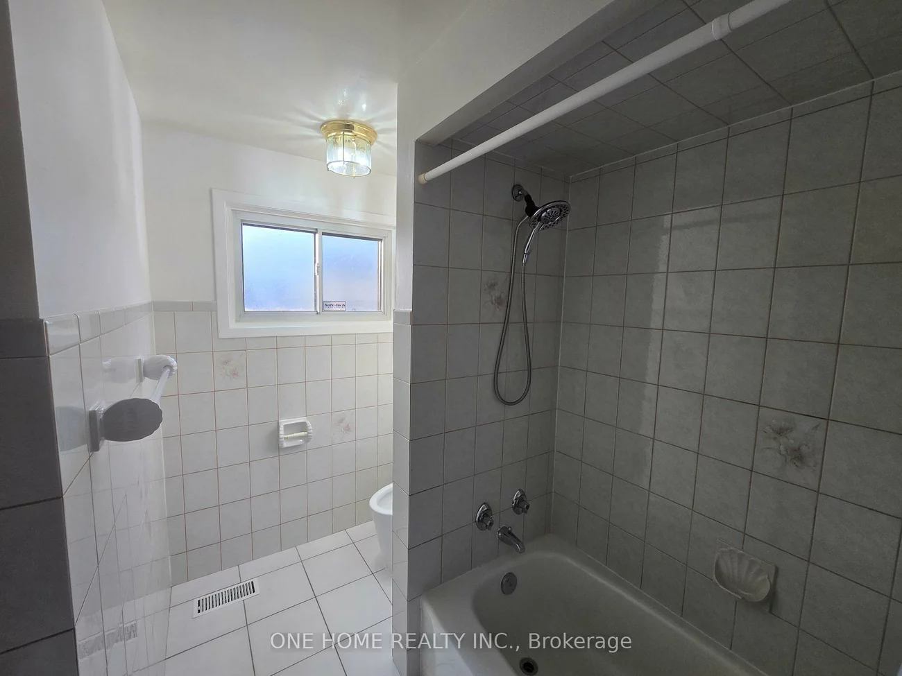 223, Elmwood, 1002 - CO Central, Oakville