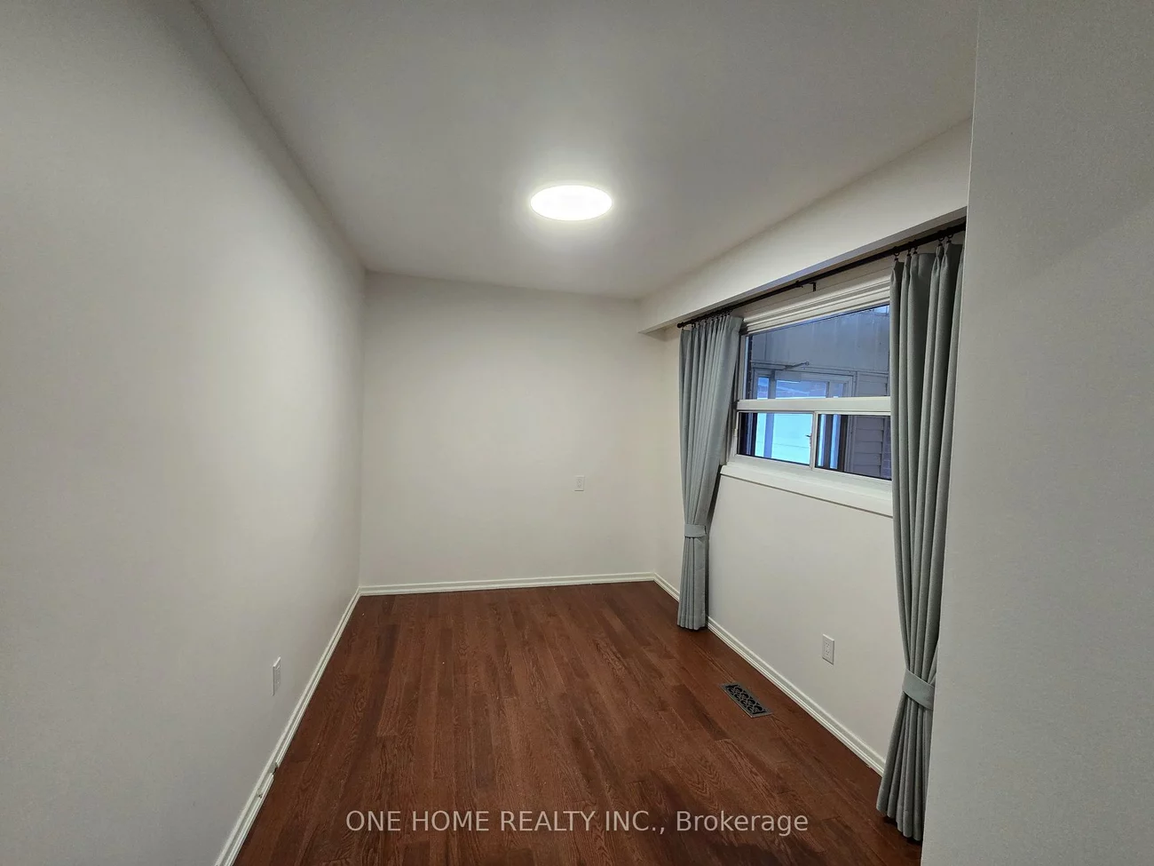 223, Elmwood, 1002 - CO Central, Oakville