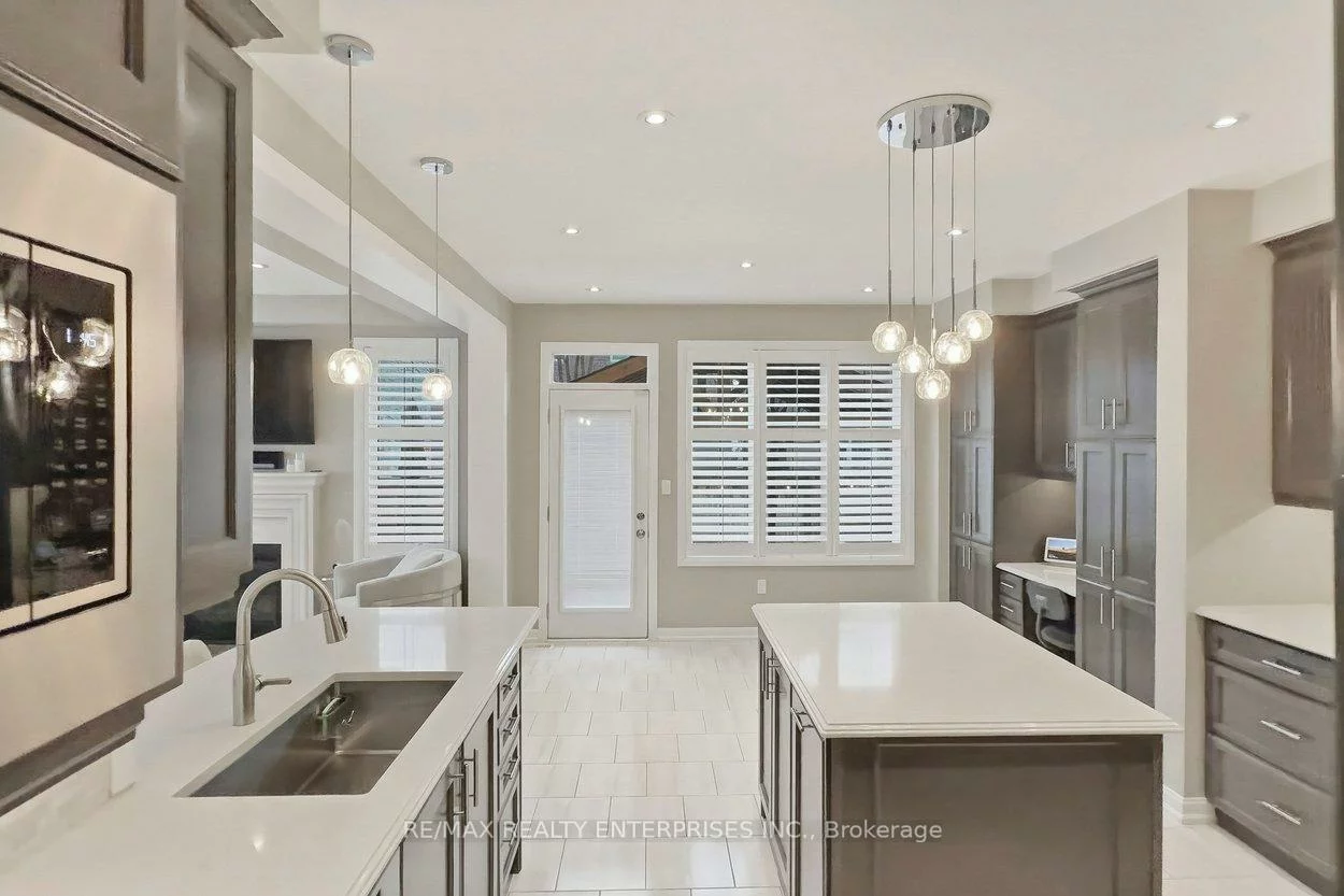 355, Wisteria, 1008 - GO Glenorchy, Oakville