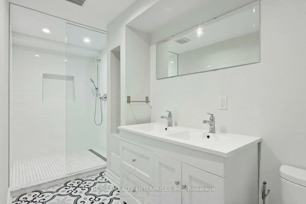 355, Wisteria, 1008 - GO Glenorchy, Oakville