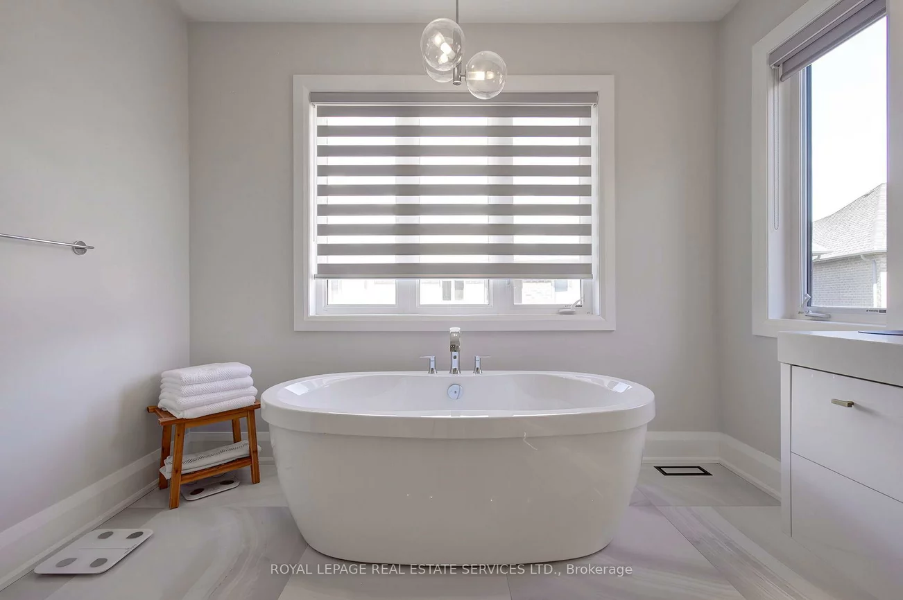 75, Ballmer, 1008 - GO Glenorchy, Oakville