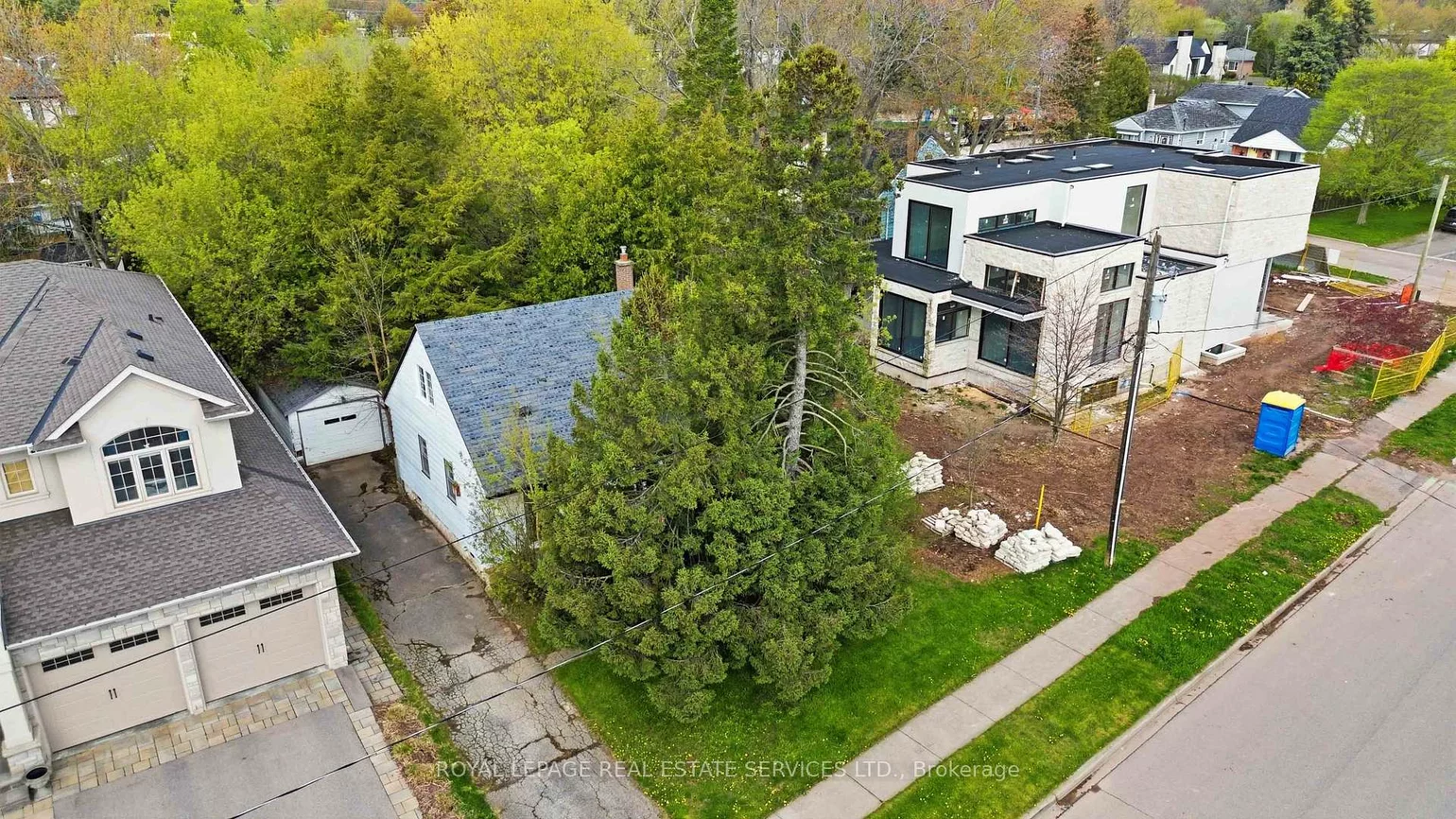 218, Jennings, 1001 - BR Bronte, Oakville
