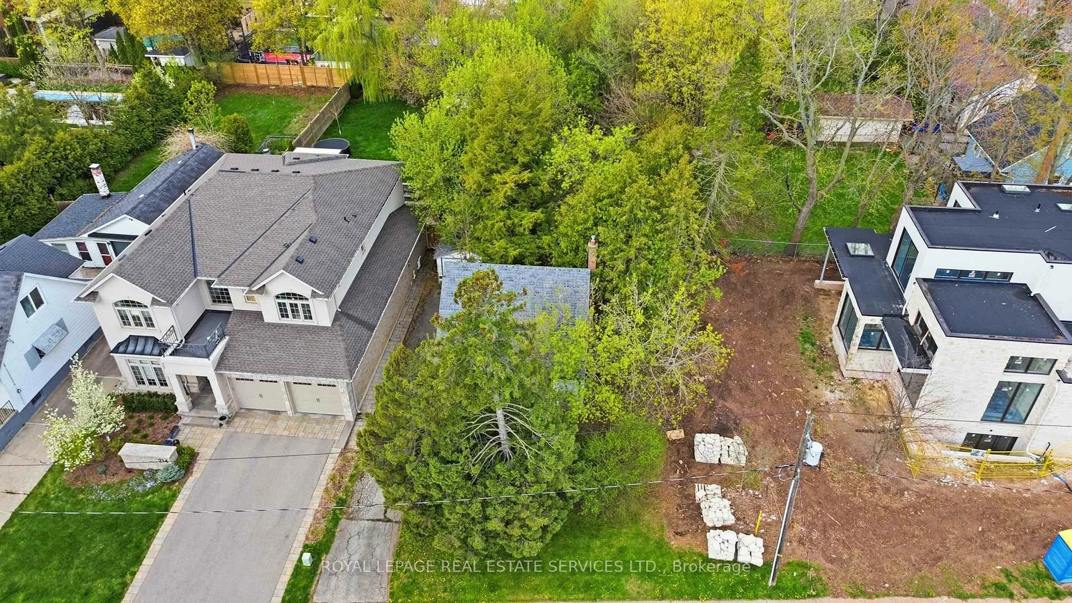 218, Jennings, 1001 - BR Bronte, Oakville