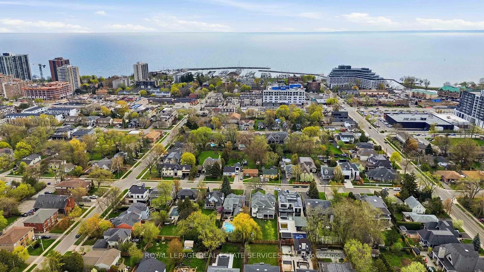 218, Jennings, 1001 - BR Bronte, Oakville