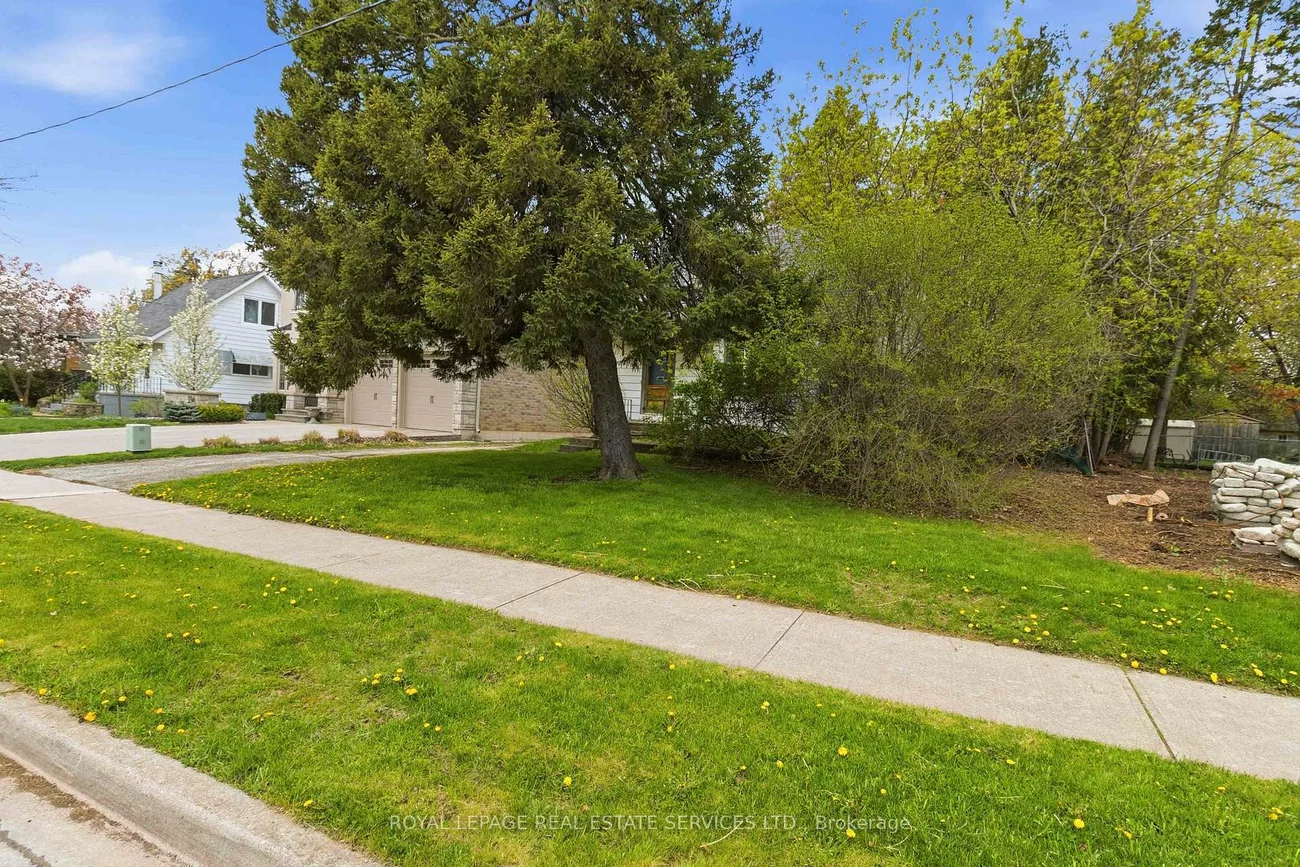 218, Jennings, 1001 - BR Bronte, Oakville