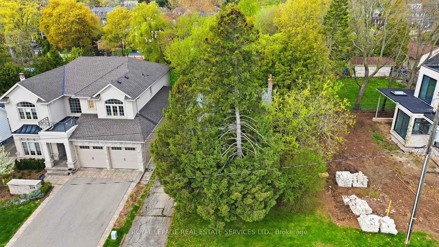 218, Jennings, 1001 - BR Bronte, Oakville