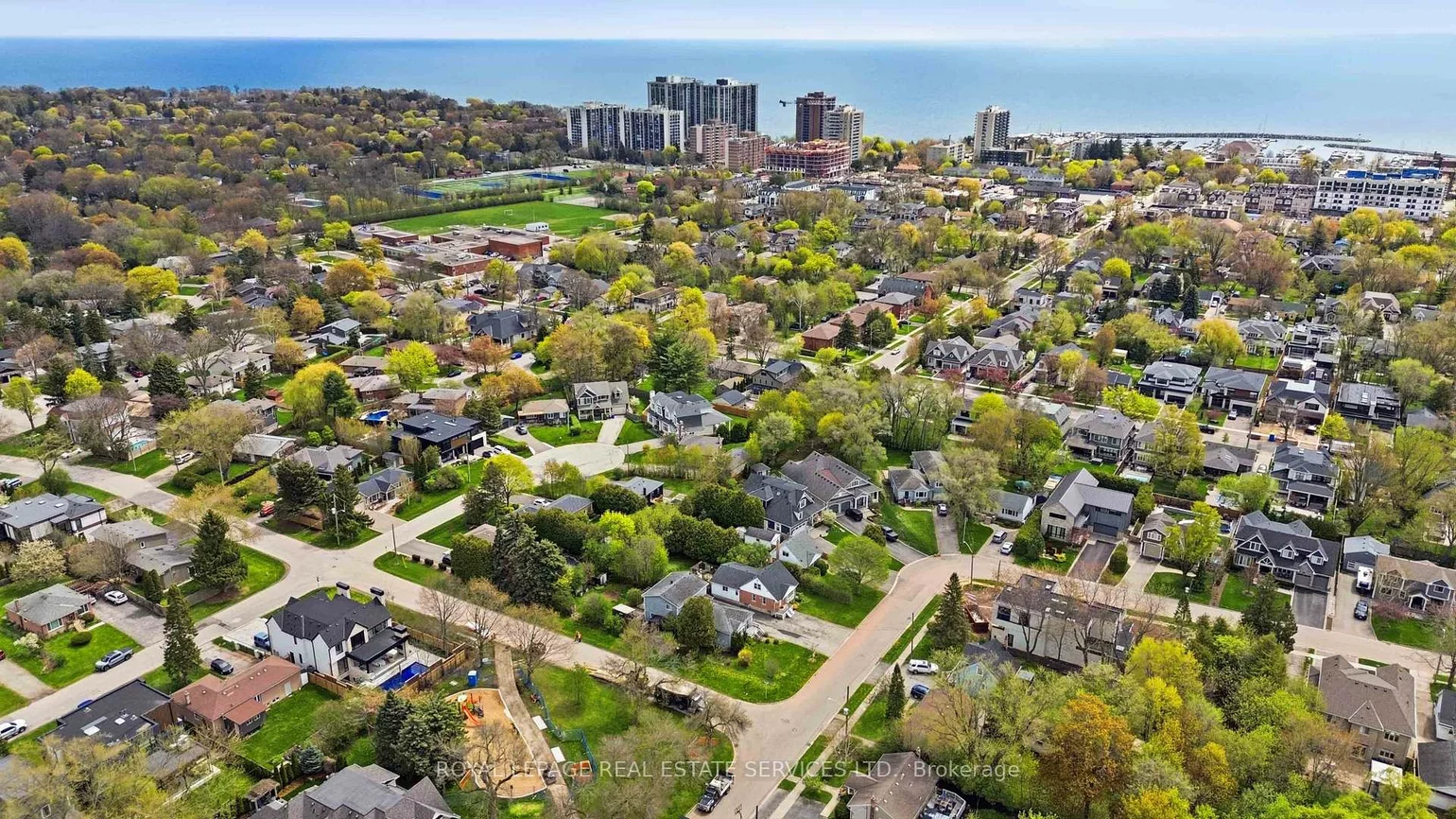 218, Jennings, 1001 - BR Bronte, Oakville