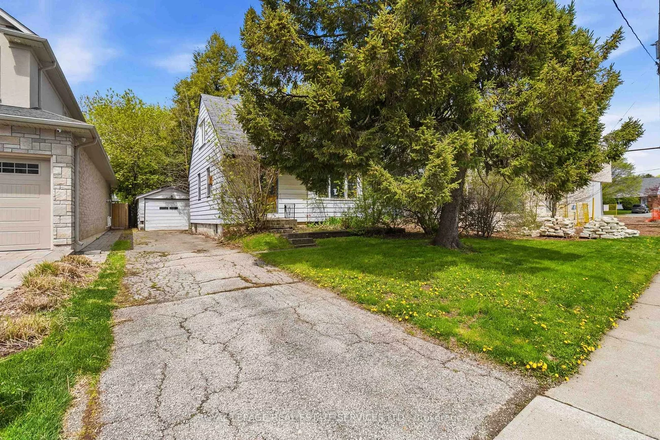 218, Jennings, 1001 - BR Bronte, Oakville