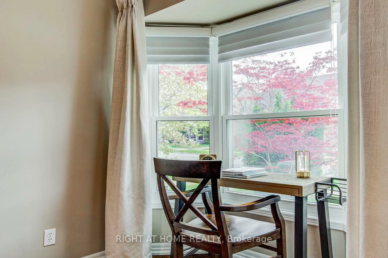 241, Lexington, 1015 - RO River Oaks, Oakville