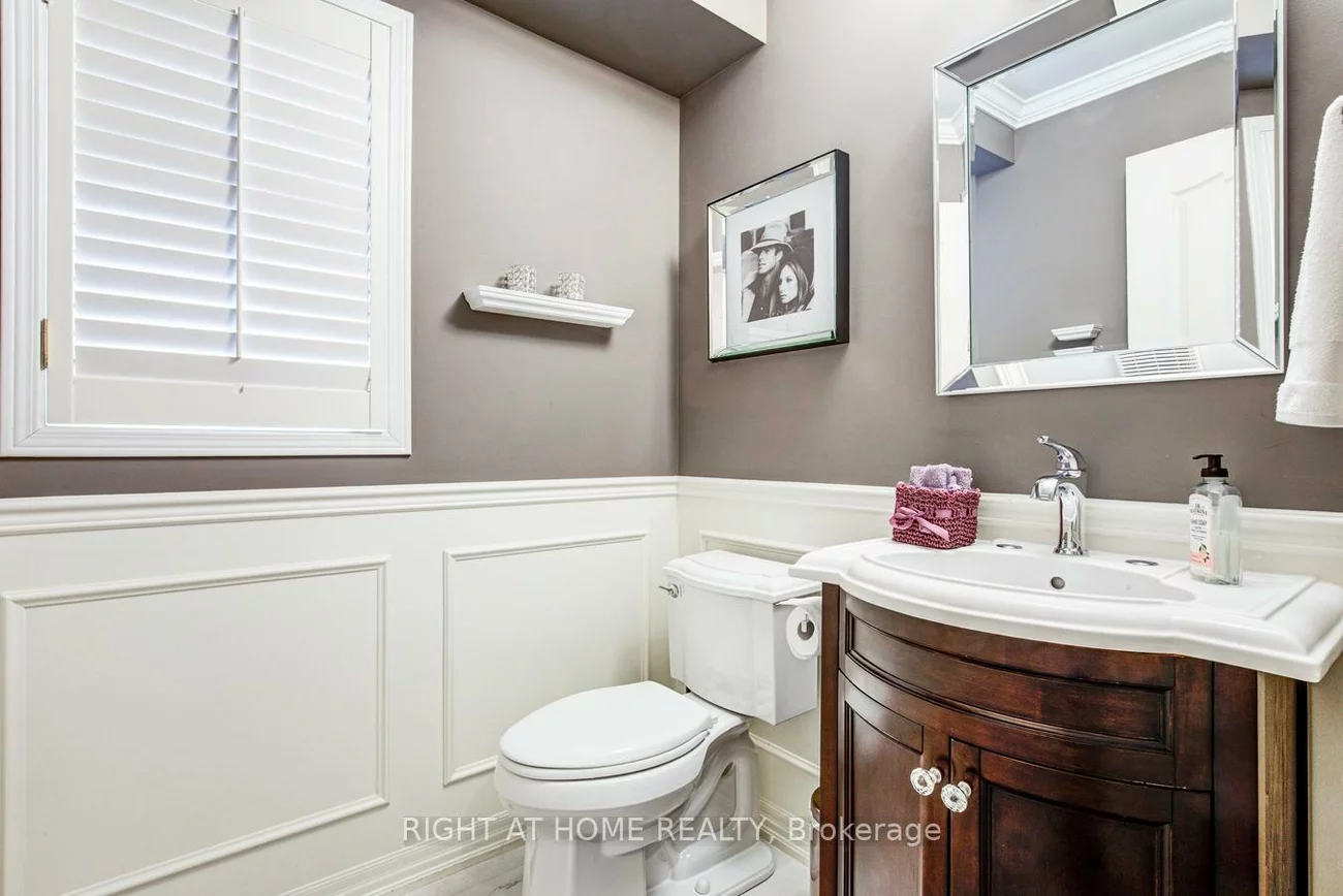 241, Lexington, 1015 - RO River Oaks, Oakville