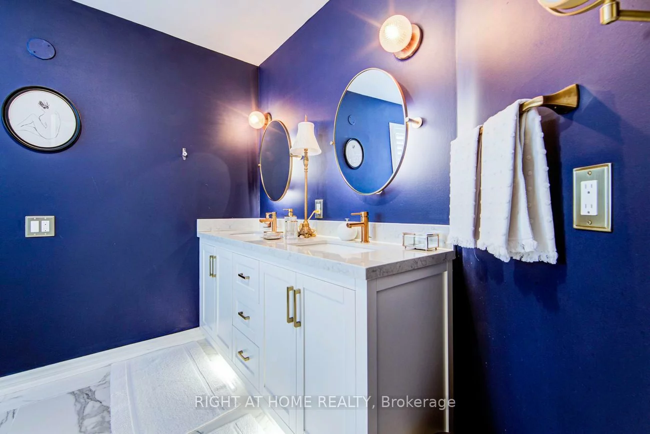 241, Lexington, 1015 - RO River Oaks, Oakville