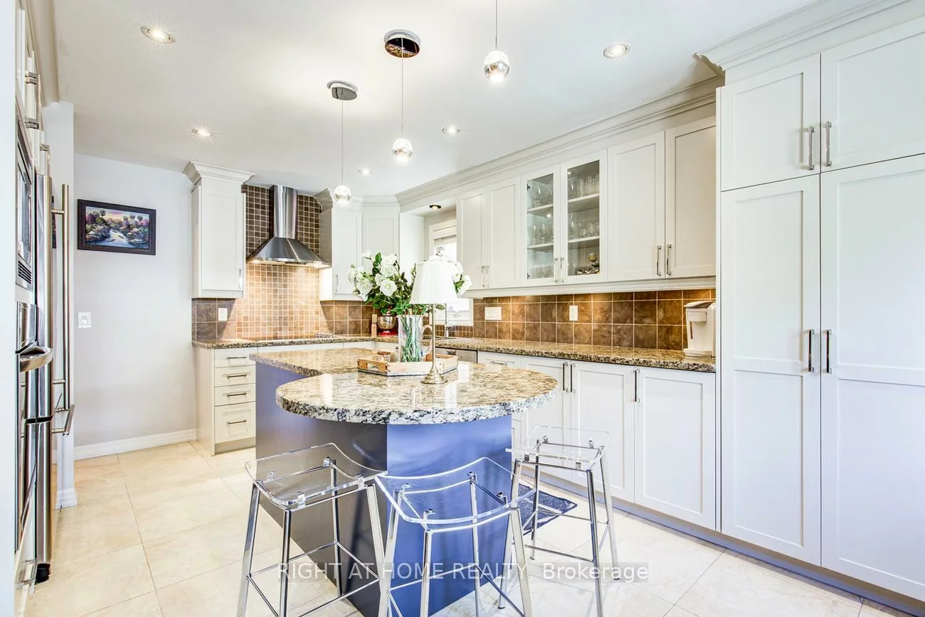 241, Lexington, 1015 - RO River Oaks, Oakville