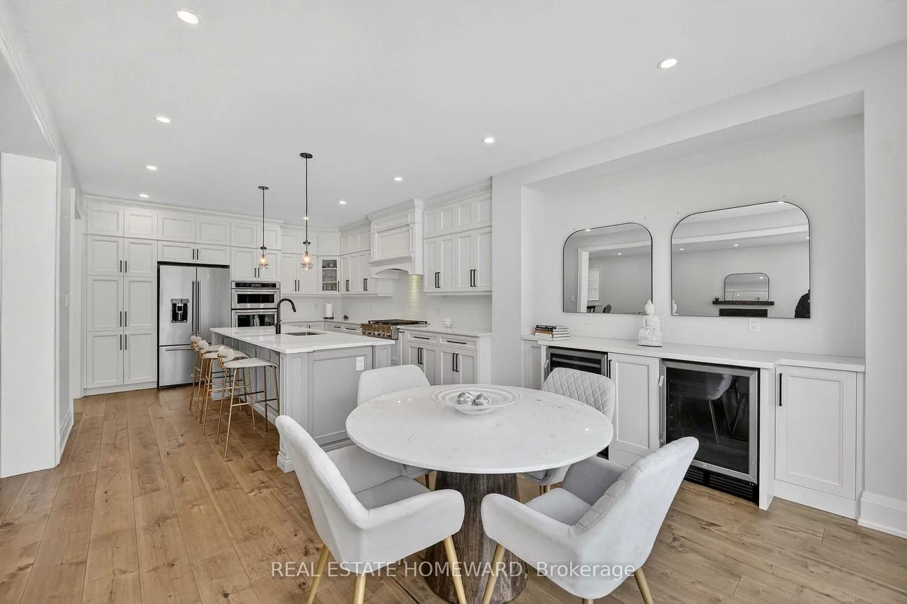 3329, Vernon Powell, 1008 - GO Glenorchy, Oakville