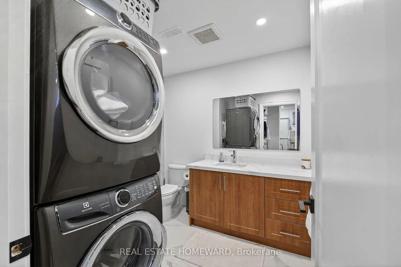 3329, Vernon Powell, 1008 - GO Glenorchy, Oakville