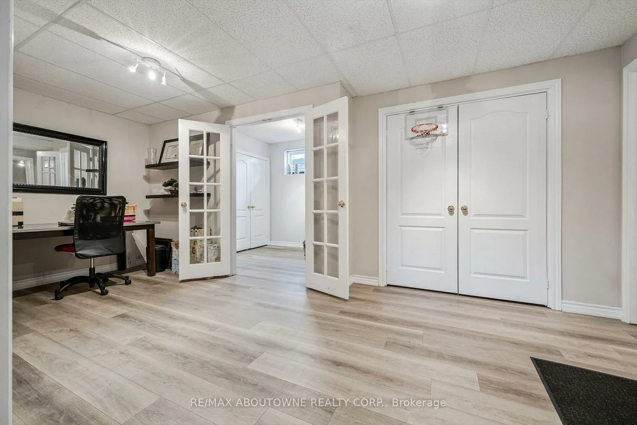 2500, Sixth, 1015 - RO River Oaks, Oakville