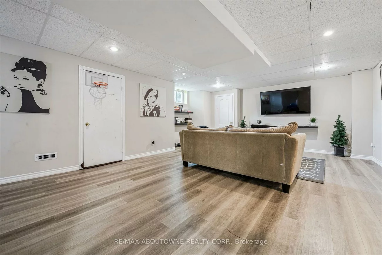 2500, Sixth, 1015 - RO River Oaks, Oakville
