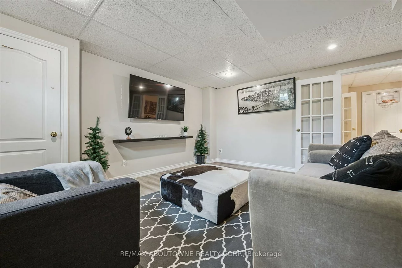 2500, Sixth, 1015 - RO River Oaks, Oakville