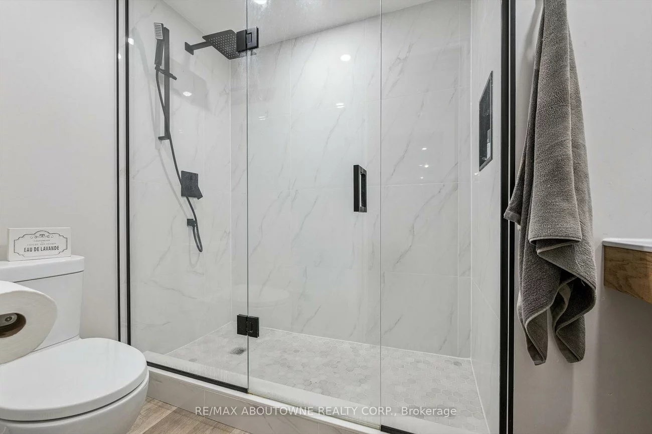 2500, Sixth, 1015 - RO River Oaks, Oakville