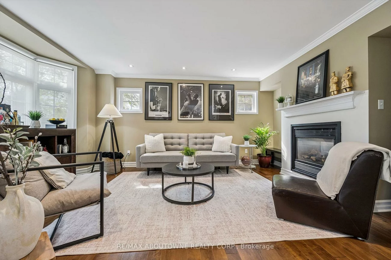 2500, Sixth, 1015 - RO River Oaks, Oakville