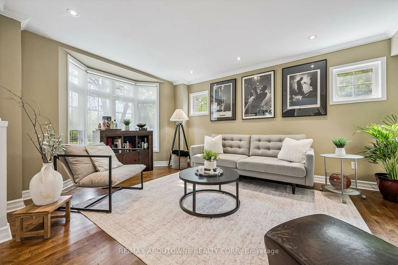 2500, Sixth, 1015 - RO River Oaks, Oakville