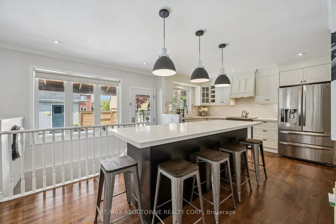2500, Sixth, 1015 - RO River Oaks, Oakville