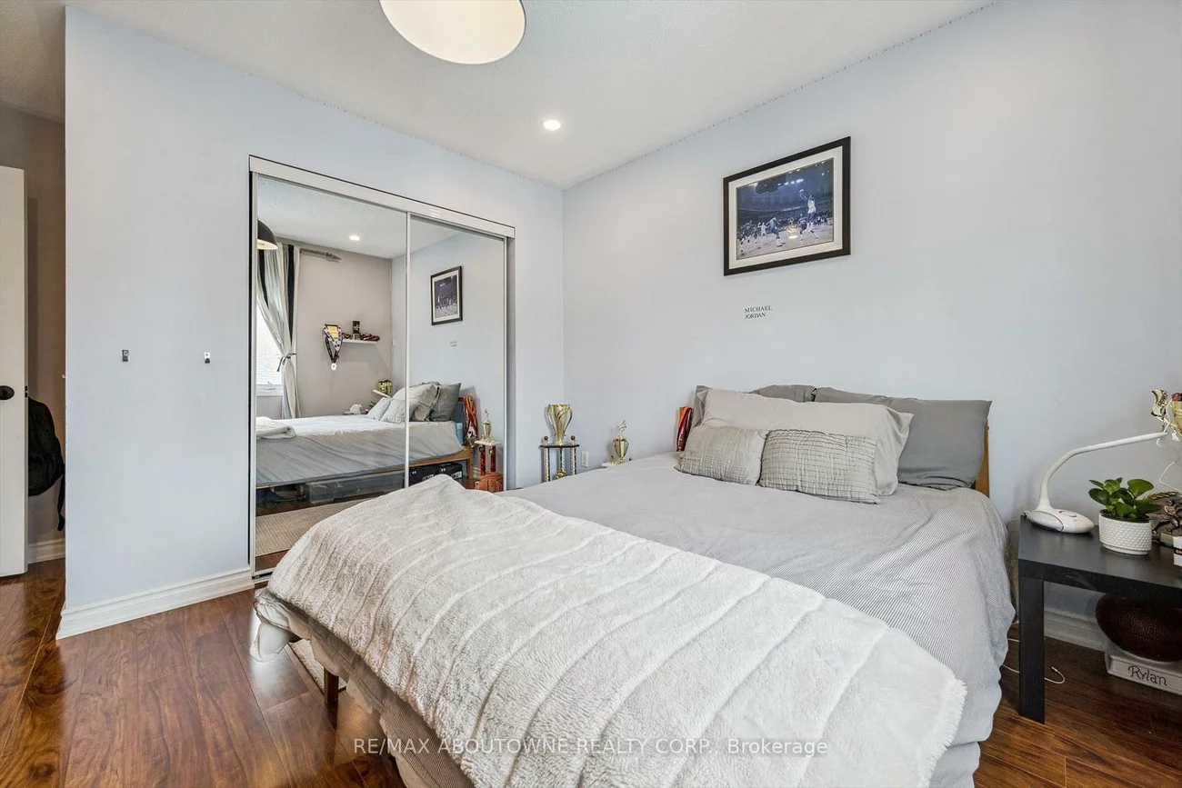 2500, Sixth, 1015 - RO River Oaks, Oakville