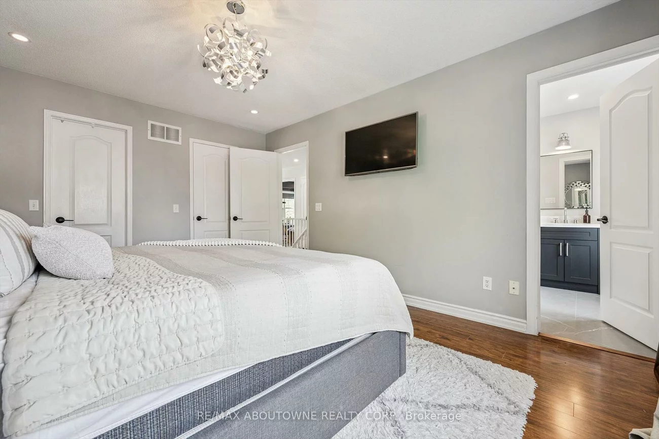 2500, Sixth, 1015 - RO River Oaks, Oakville