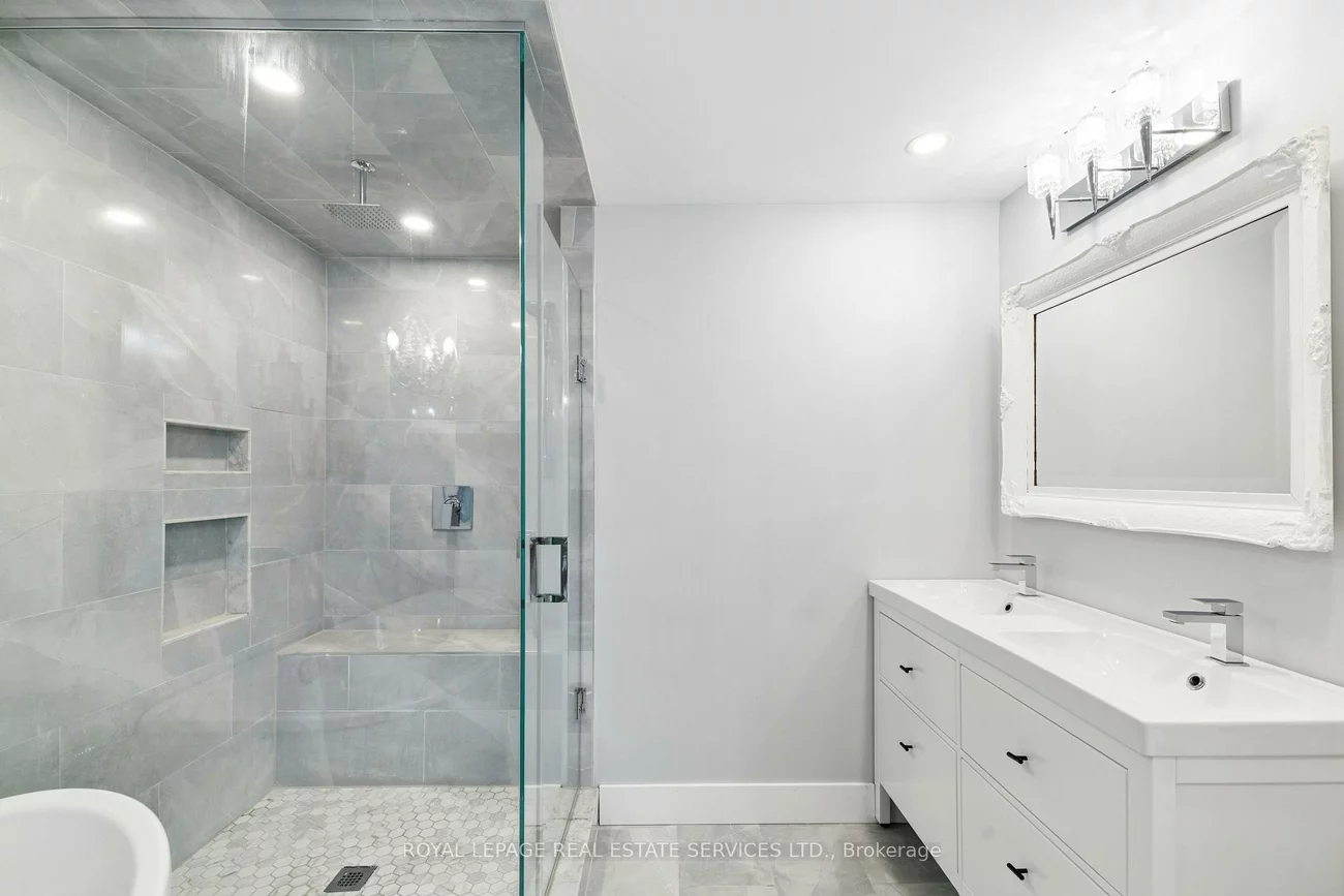 441, Withnell, 1020 - WO West, Oakville