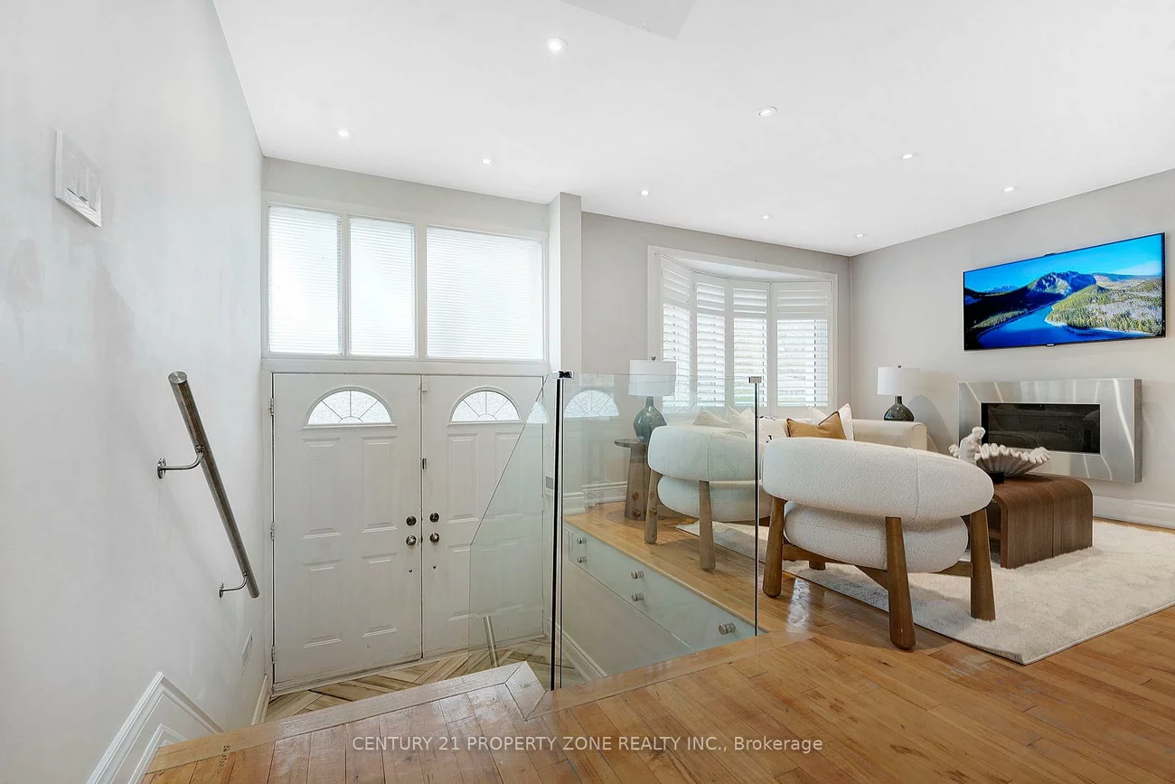 547, Pinegrove, 1020 - WO West, Oakville