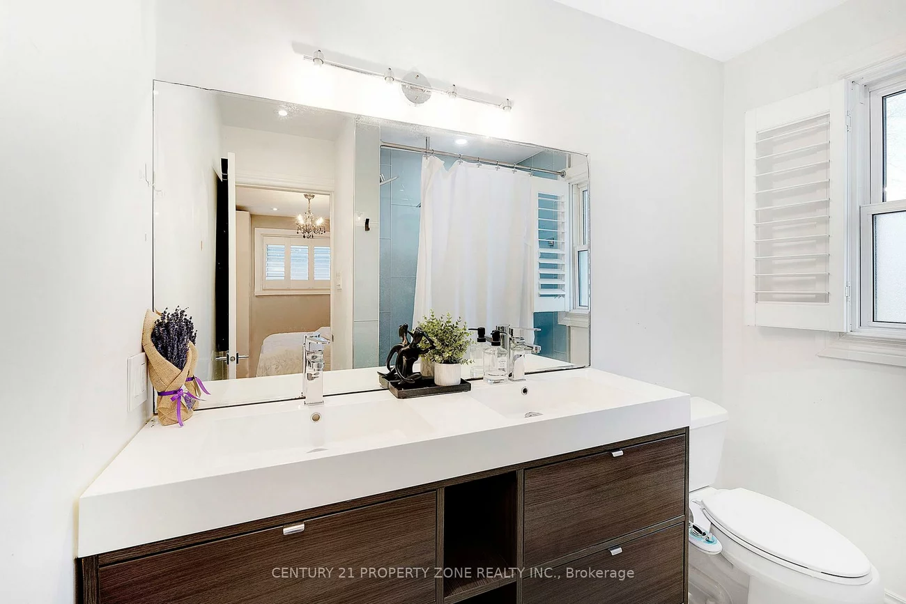 547, Pinegrove, 1020 - WO West, Oakville