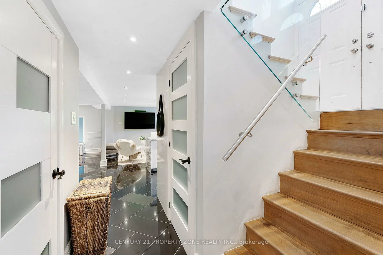 547, Pinegrove, 1020 - WO West, Oakville