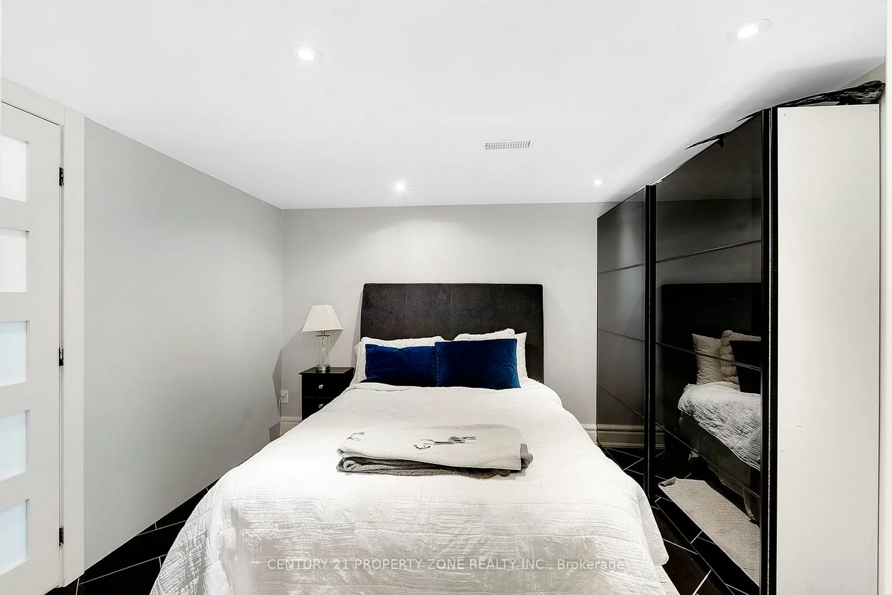 547, Pinegrove, 1020 - WO West, Oakville
