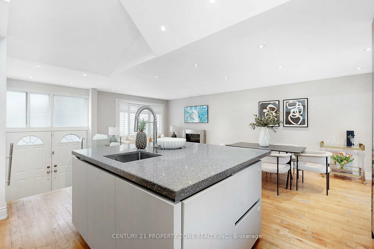 547, Pinegrove, 1020 - WO West, Oakville