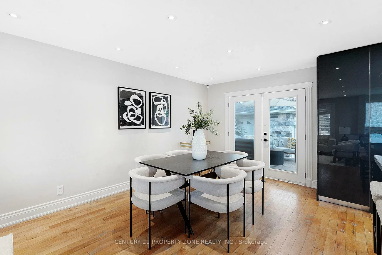 547, Pinegrove, 1020 - WO West, Oakville