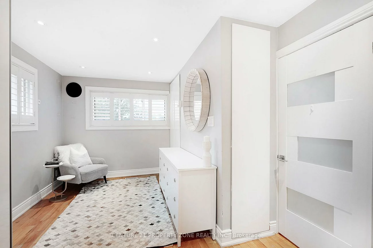 547, Pinegrove, 1020 - WO West, Oakville