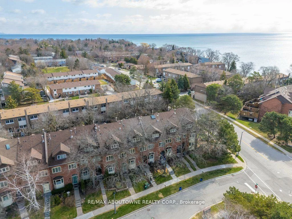 45, Tradewind, 1001 - BR Bronte, Oakville