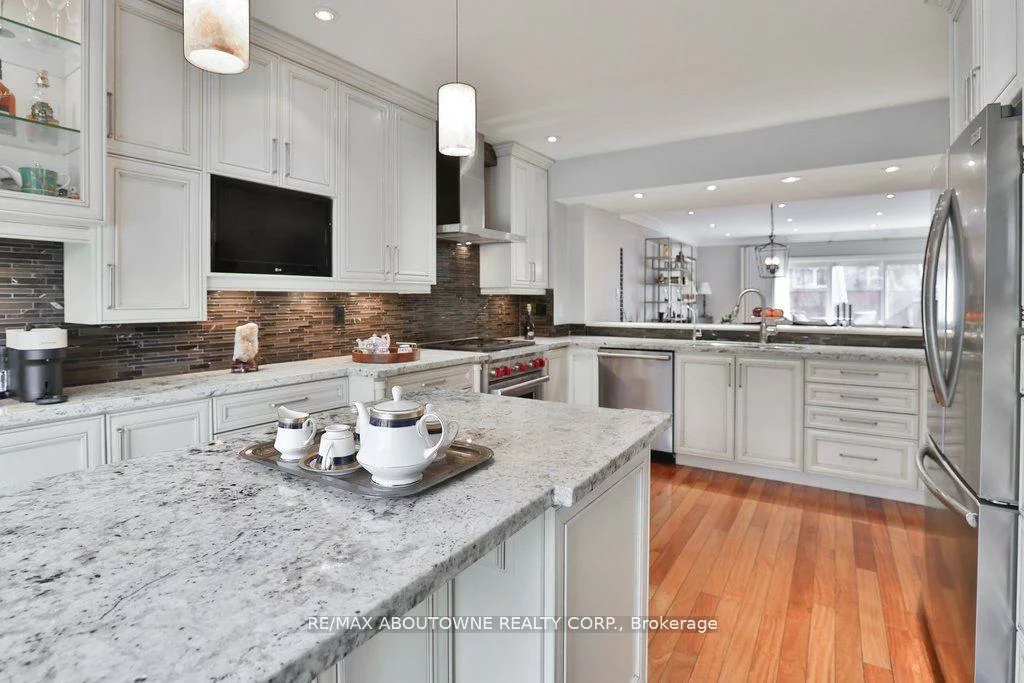45, Tradewind, 1001 - BR Bronte, Oakville