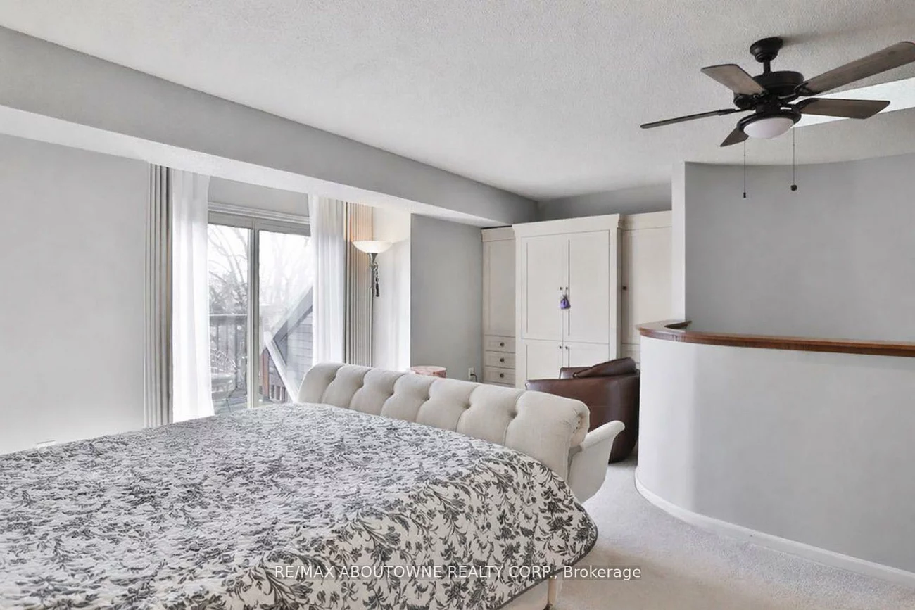 45, Tradewind, 1001 - BR Bronte, Oakville