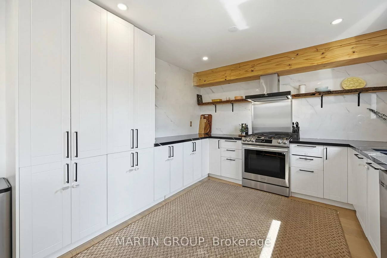 376, Carrier, 1015 - RO River Oaks, Oakville