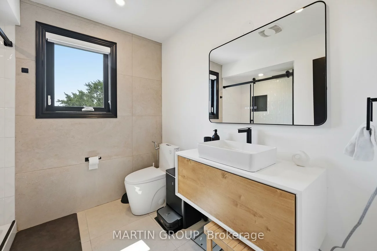 376, Carrier, 1015 - RO River Oaks, Oakville
