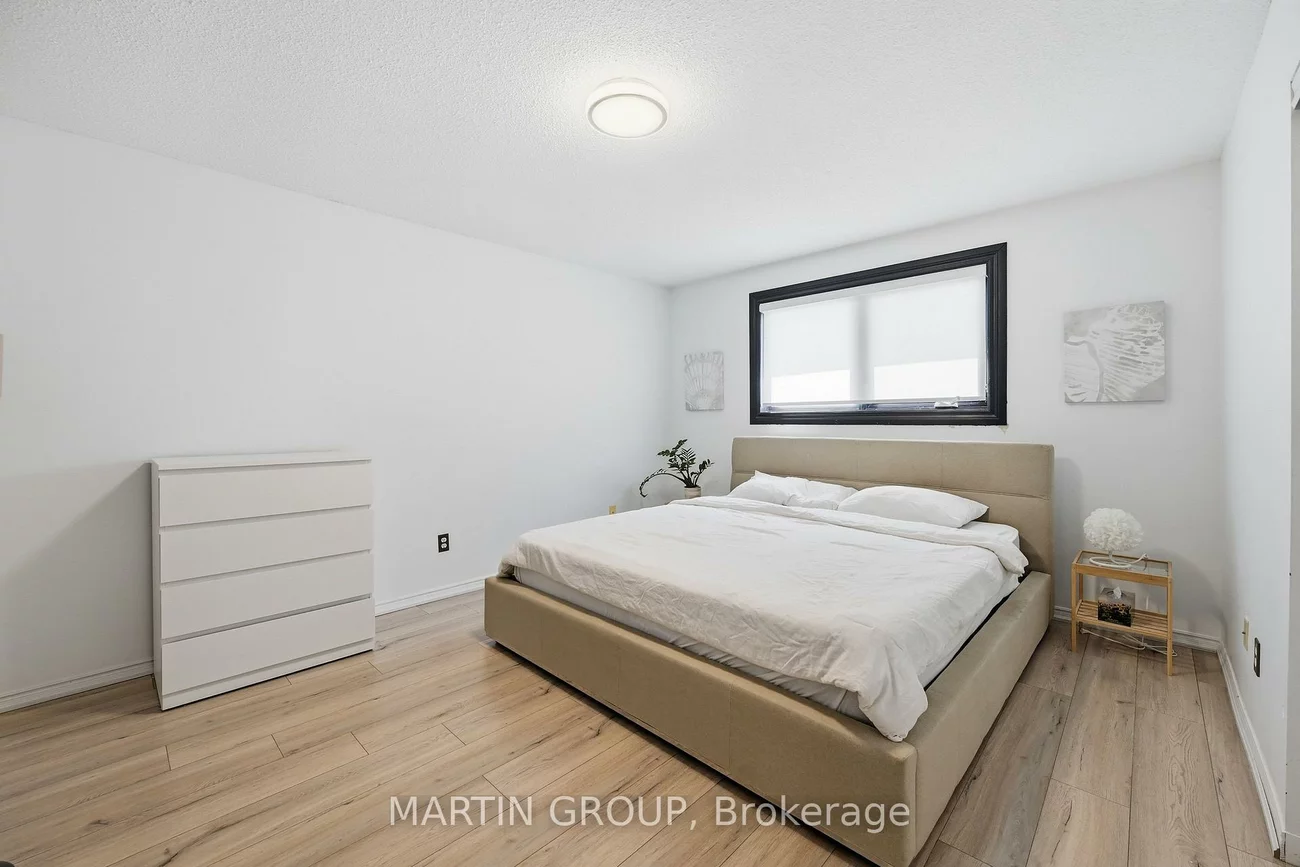 376, Carrier, 1015 - RO River Oaks, Oakville