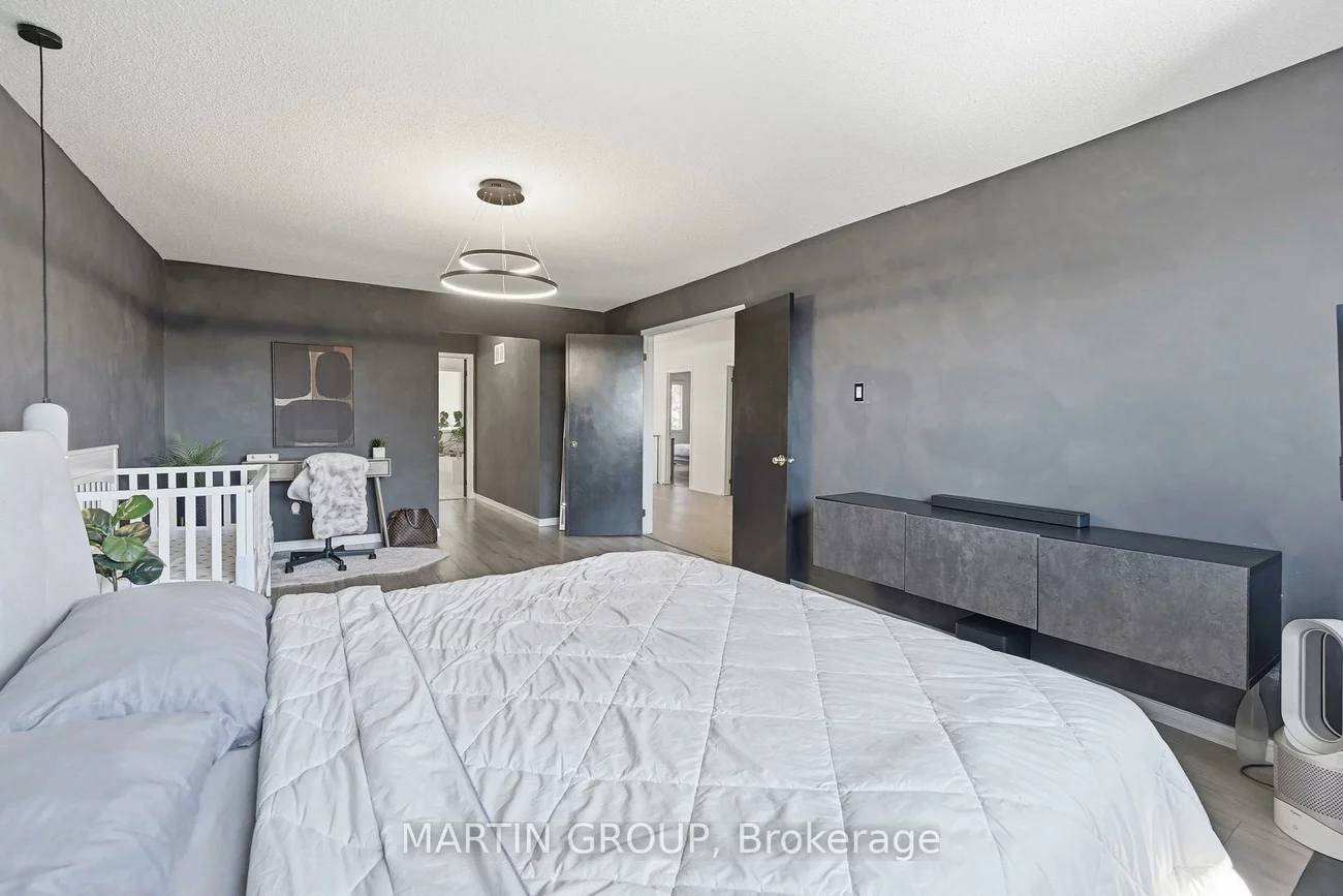 376, Carrier, 1015 - RO River Oaks, Oakville