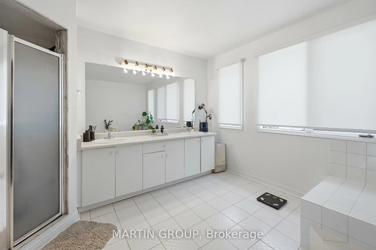 376, Carrier, 1015 - RO River Oaks, Oakville